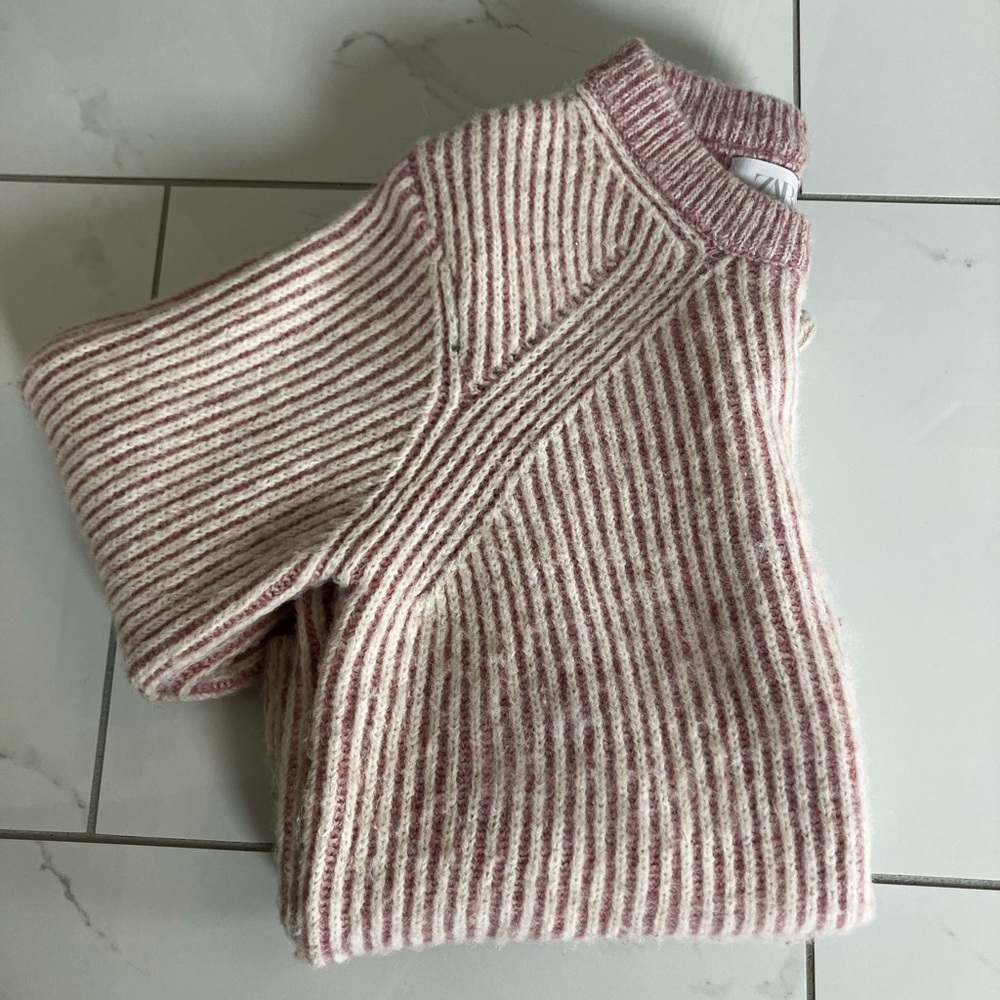 Zara Pink and White Ribbed Knit Sweater